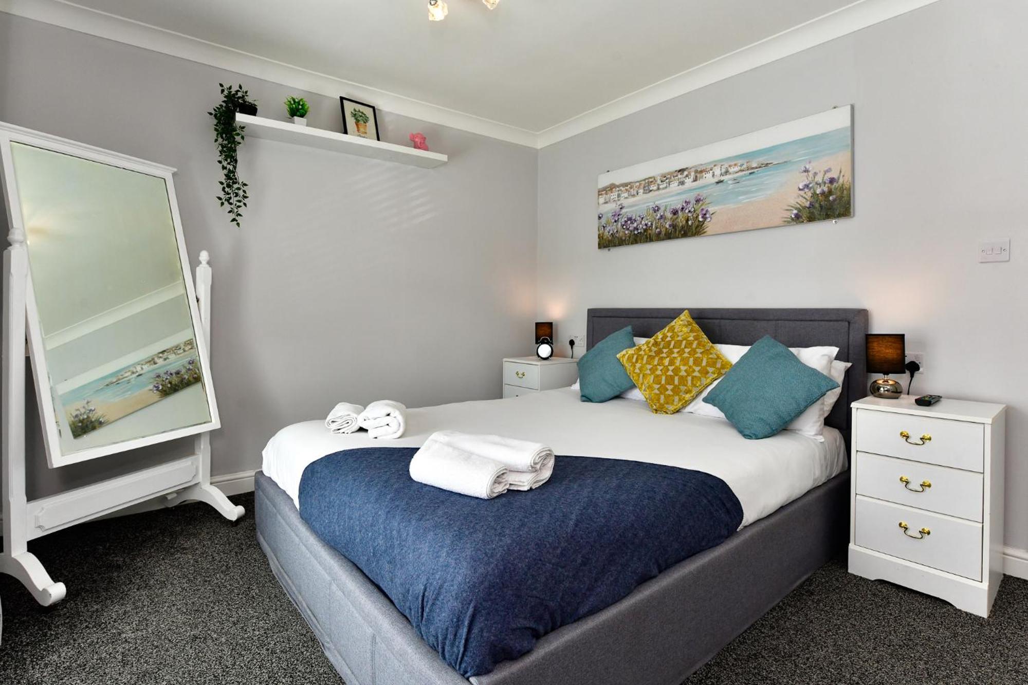 Free Parking - Heart Of The City - Superb Townhouse & Garden - Peaceful Area But Only 5Min Walk To Beach, Shops, Bars, Arena, Marina, Parks Swansea Buitenkant foto