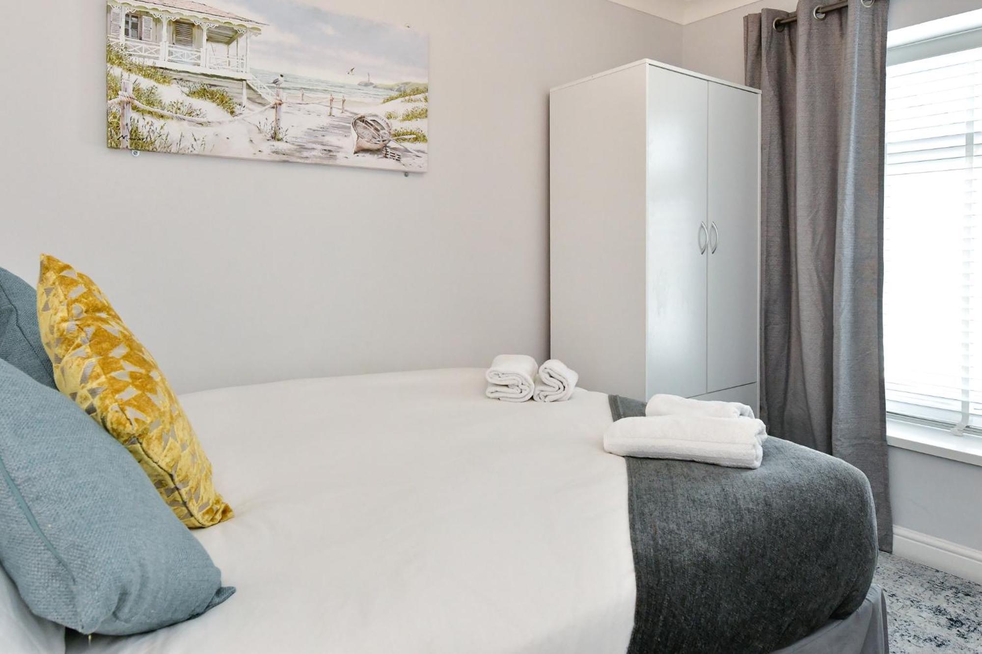 Free Parking - Heart Of The City - Superb Townhouse & Garden - Peaceful Area But Only 5Min Walk To Beach, Shops, Bars, Arena, Marina, Parks Swansea Buitenkant foto