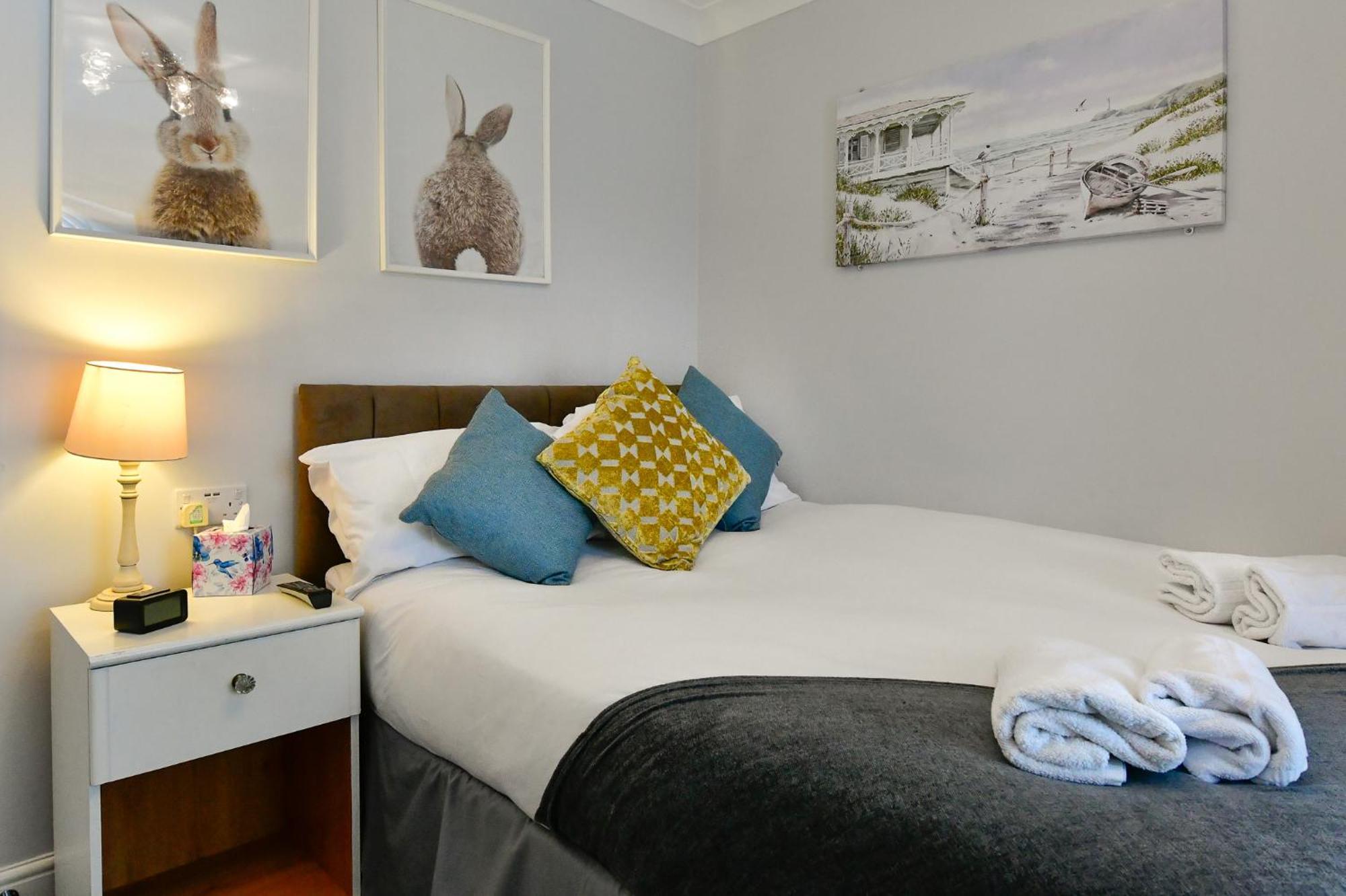 Free Parking - Heart Of The City - Superb Townhouse & Garden - Peaceful Area But Only 5Min Walk To Beach, Shops, Bars, Arena, Marina, Parks Swansea Buitenkant foto