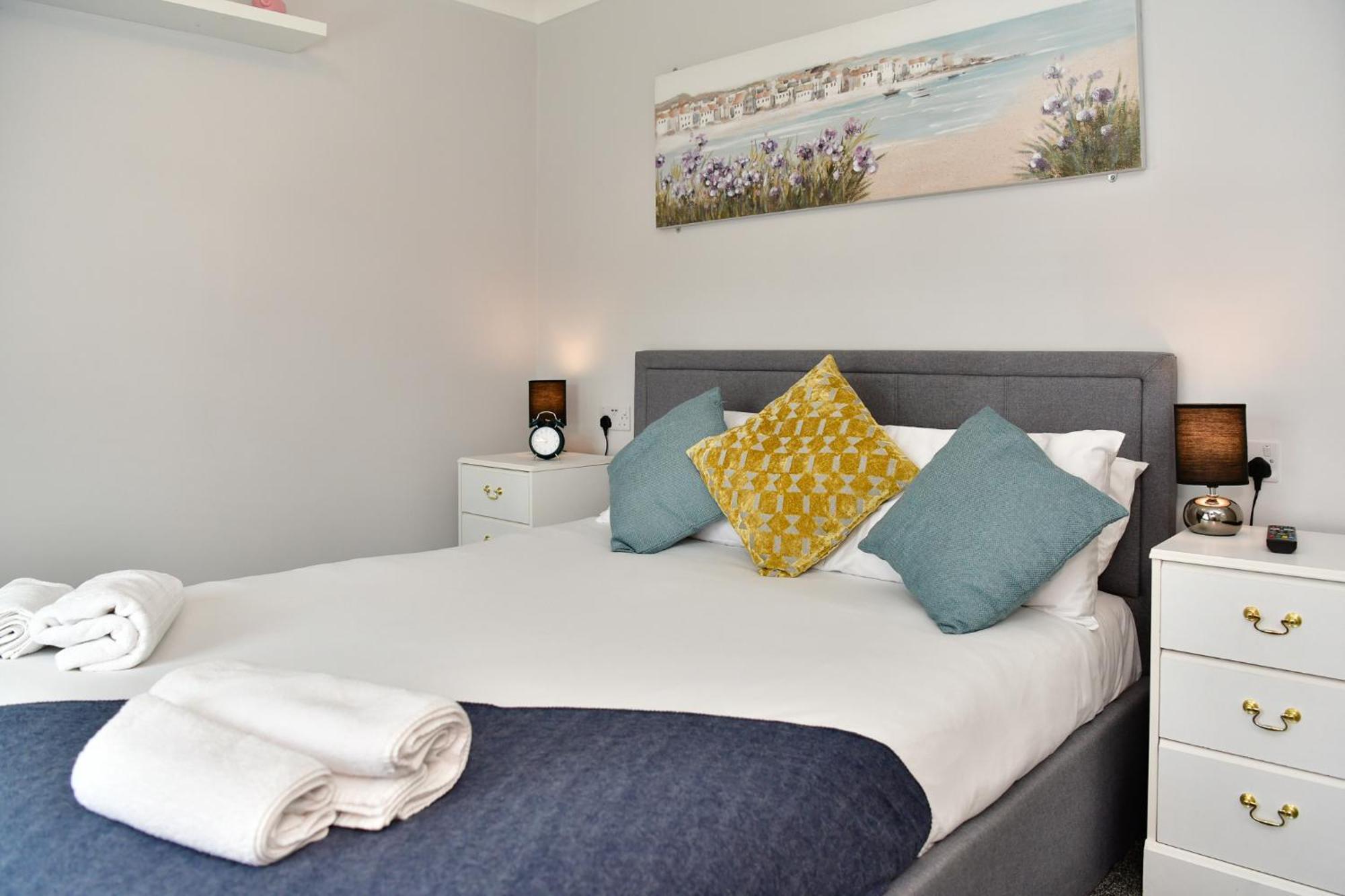 Free Parking - Heart Of The City - Superb Townhouse & Garden - Peaceful Area But Only 5Min Walk To Beach, Shops, Bars, Arena, Marina, Parks Swansea Buitenkant foto