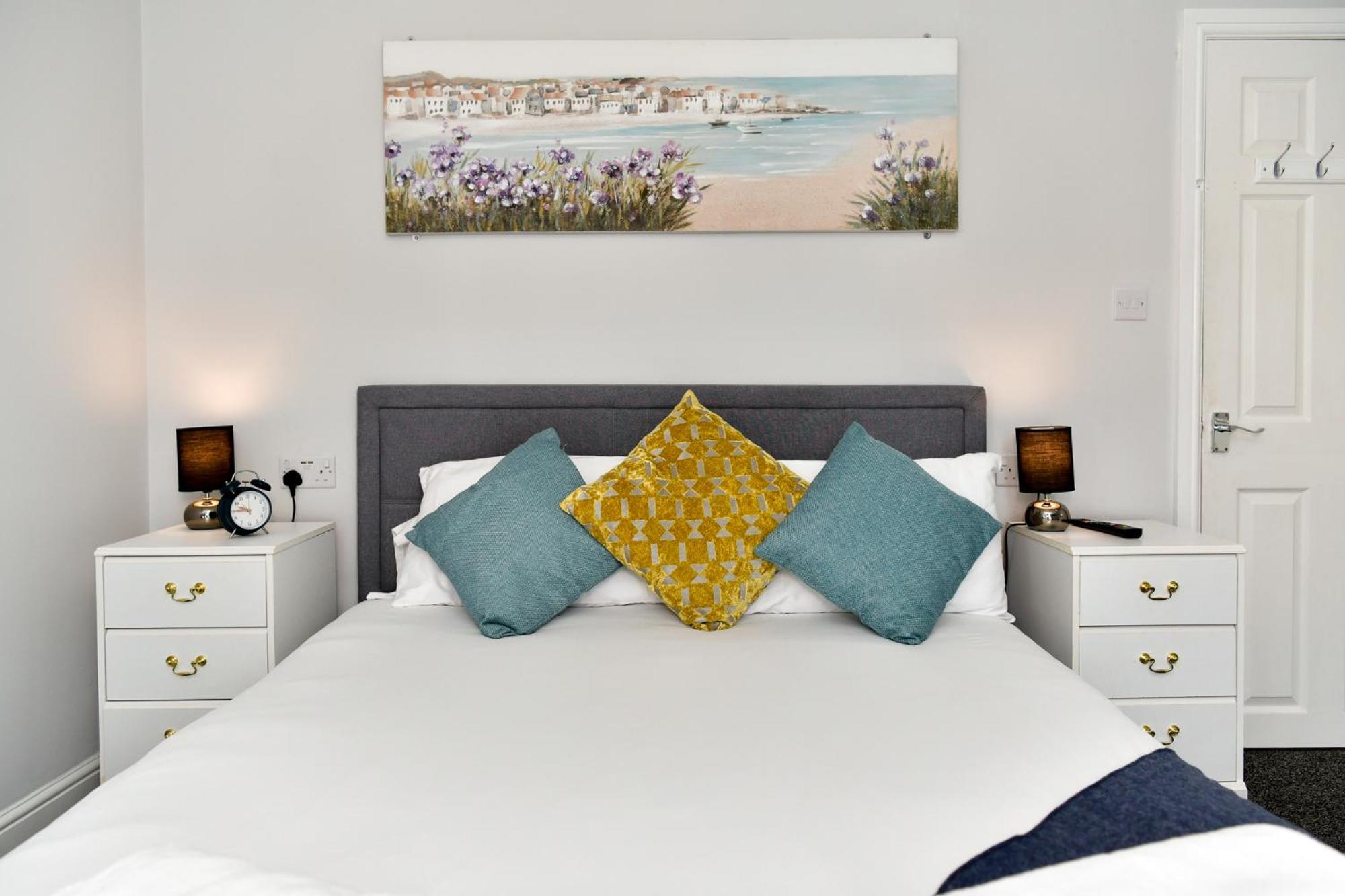 Free Parking - Heart Of The City - Superb Townhouse & Garden - Peaceful Area But Only 5Min Walk To Beach, Shops, Bars, Arena, Marina, Parks Swansea Buitenkant foto