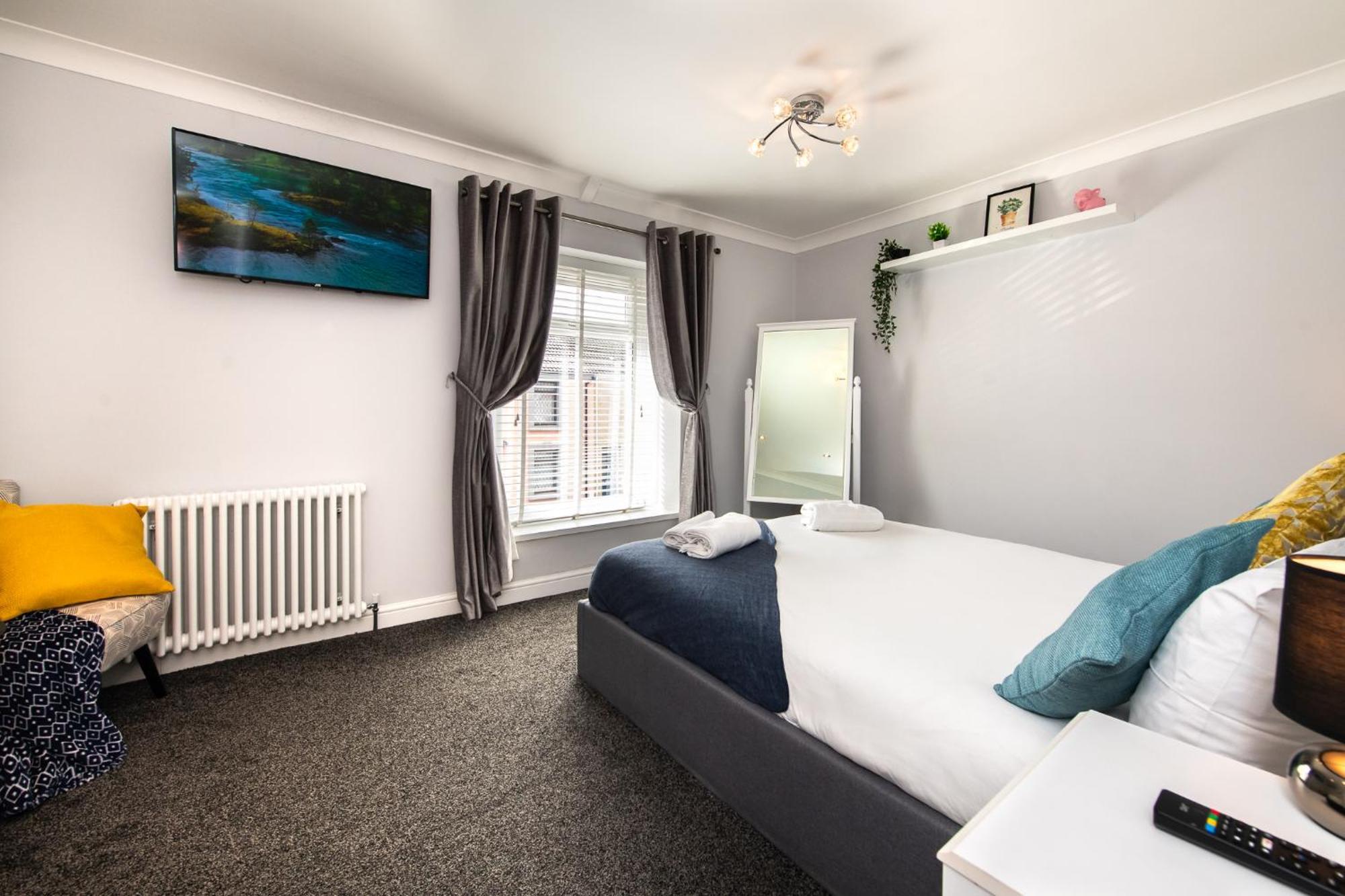 Free Parking - Heart Of The City - Superb Townhouse & Garden - Peaceful Area But Only 5Min Walk To Beach, Shops, Bars, Arena, Marina, Parks Swansea Buitenkant foto