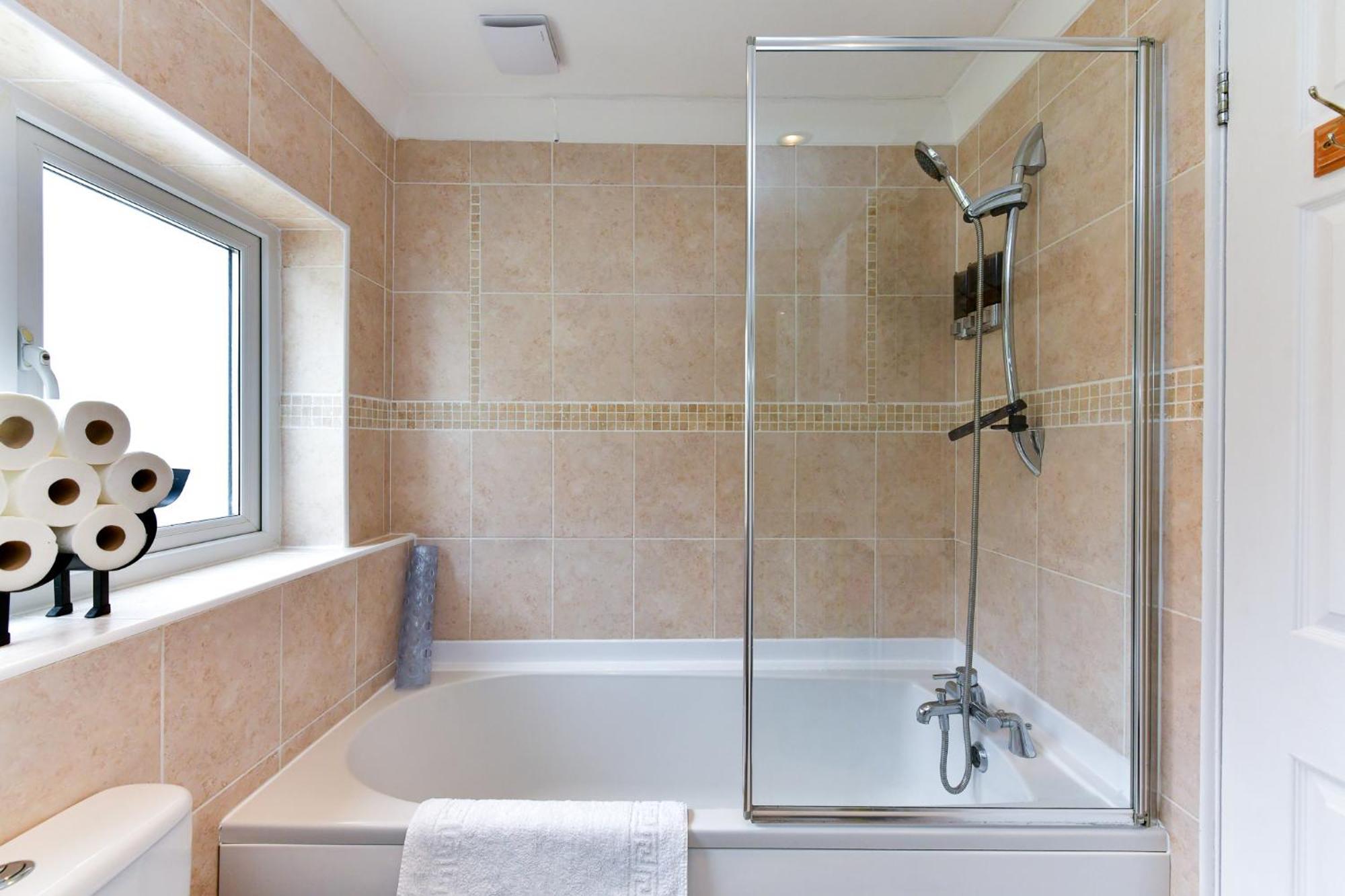 Free Parking - Heart Of The City - Superb Townhouse & Garden - Peaceful Area But Only 5Min Walk To Beach, Shops, Bars, Arena, Marina, Parks Swansea Buitenkant foto
