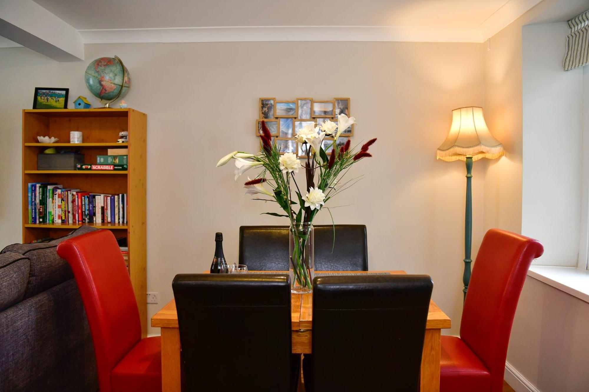 "Ideal Location" Superb Townhouse & Garden -5Min Walk To City, Beach, Marina - Quiet Popular Area Swansea Buitenkant foto